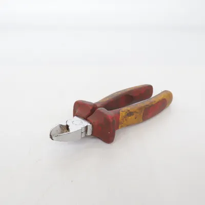 Wire cutter from Format