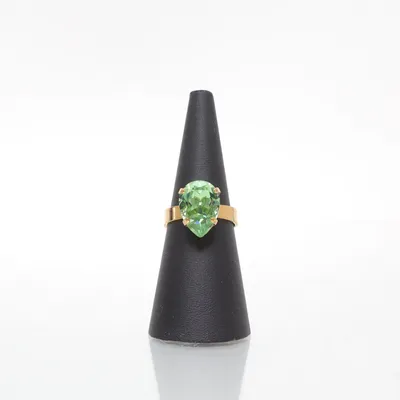 Ring (Guldfärgad, Grön) från Caroline Svedbom Okänd metall