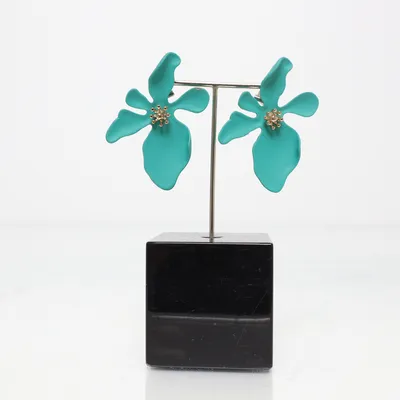 Örhängen (Grön, Guldfärgad) från Bow19 Okänd metall