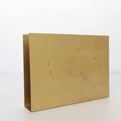 Tidningsställ (Brass Wall Square) från Ferm Living