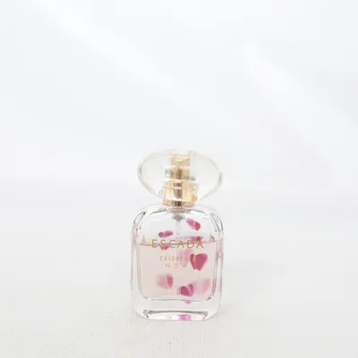 Eau de parfum (Celebrate Now) fra Escada