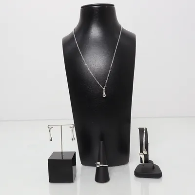 Smyckesset (Silverfärgad) Okänd metall