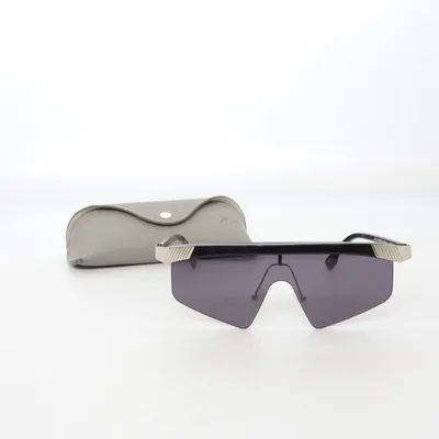 Sunglasses (Black) from Le Specs