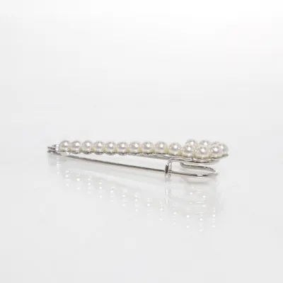 Brosch (Silverfärgad, Vit) Okänd metall
