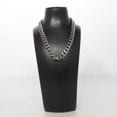Halsband (Silverfärgad) Okänd metall