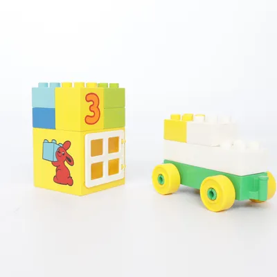 Blocs de construction (Jaune, Bleu, Vert, Blanc) de LEGO