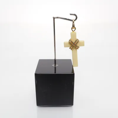 Pendant (Gold, Beige) from Amerik Unknown metal