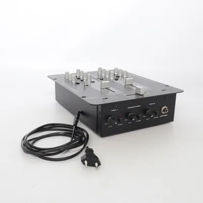 Mixer table (Q-D5 MkII) from American Bazi