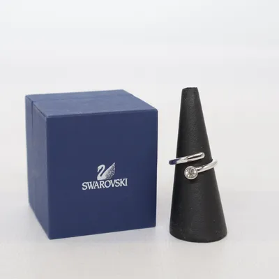 Ring (Silverfärgad) från Swarovski Okänd metall