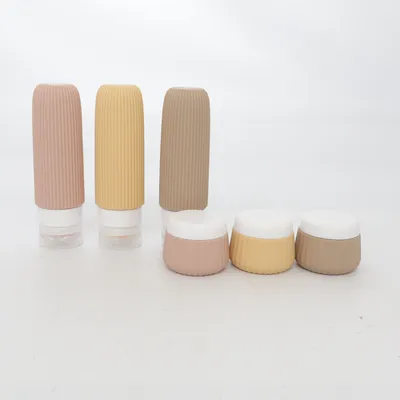 Reiskit (Travel set, travel bottles, travel kit, toiletry kit, toiletry bottles, refillable bottles, refillable containers, cosmetic containers, skincare travel set, beauty travel kit, TSA approved, carry on essentials, cabin luggage, airport travel, vacation essentials, holiday travel, travel accessories, minimalist travel, organization, leakproof bottles, reusable bottles, eco friendly, sustainable living, shampoo bottle, conditioner bottle, lotion bottle, cream jar, moisturizer container, face cream jar, skincare organizer, makeup organizer, toiletry organizer, gym essentials, camping essentials, hiking gear, van life, digital nomad, business travel, weekend getaway, hotel essentials, cosmetic storage, portable, compact, aesthetic bathroom, pastel aesthetic, neutral aesthetic, beige aesthetic, kawaii, self care, wellness, beauty routine, skincare routine, travel organizer, gift idea, traveler gift, TikTok made me buy it, viral, trending, Amazon finds, life hack, organization hacks, home organization, influencer favorite, beauty accessories, travel must have.)