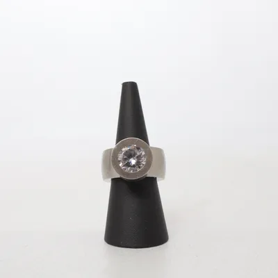 Ring (Silverfärgad) Okänd metall
