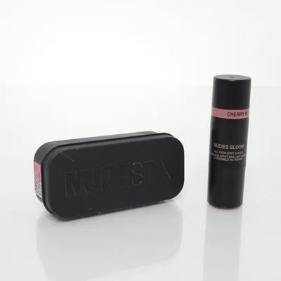 Rouge (Nudies Bloom ALL Over Face Dewy für Lippen und Wangen) från Nudestix