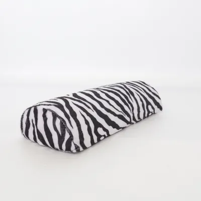 Cushion (Black, White)