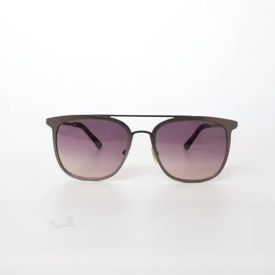 Solglasögon (Grå) från Police