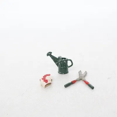 Doll tableware (Multicolored)