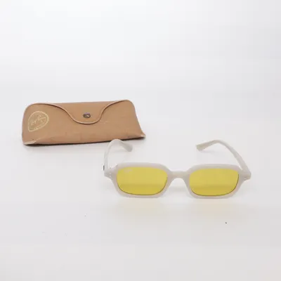 Solglasögon (RB 4455 Zuri) från Ray-Ban