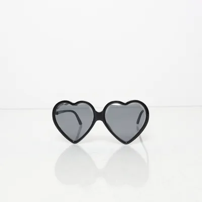 Solglasögon (Svart) från Betsey Johnson