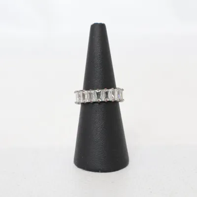 Ring (Silverfärgad) Okänd metall