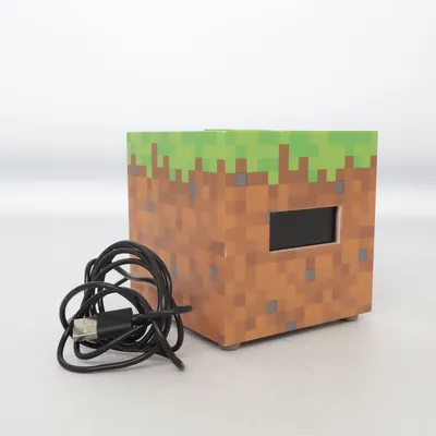 Radio-réveil (Minecraft Grass Block Alarm Clock) de Paladone