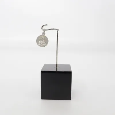 Hänge (Silverfärgad) Okänd metall