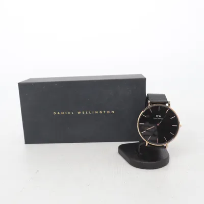 Wristwatch (Black) from Daniel Wellington