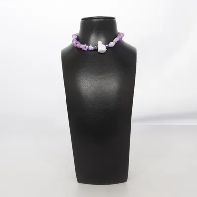 Collier (Violet, Blanc, Argent) Métal inconnu