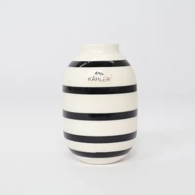 Vase (White, Black) from Kähler