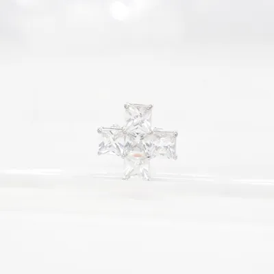 Brosch (Silverfärgad) Okänd metall
