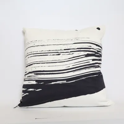 Prydnadskudde (Vit, Svart) från By Malene Birger Ekologisk bomull