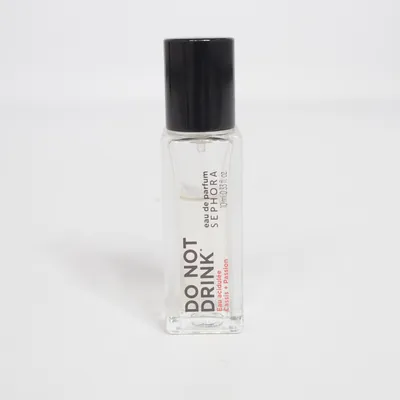 Eau de Parfum (Do not drink, Cassis + Passion) från Sephora