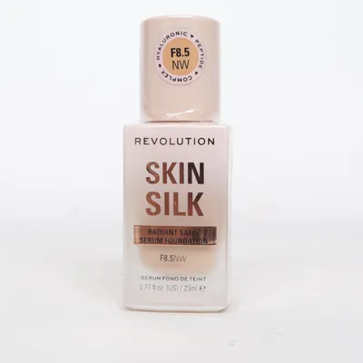 Foundation (Skin Silk) van Revolution