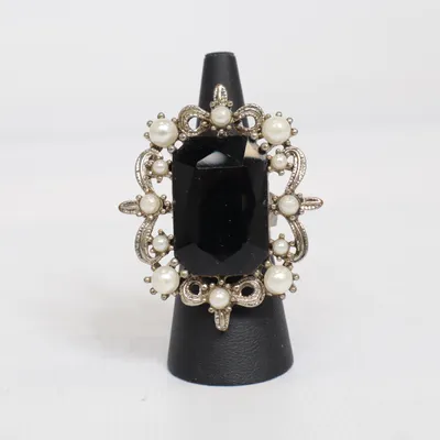 Ring (Svart, Vit, Silverfärgad) Okänd metall