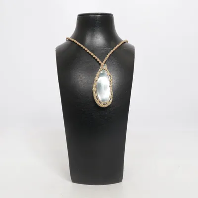 Collier (Beige, Noir) Métal inconnu