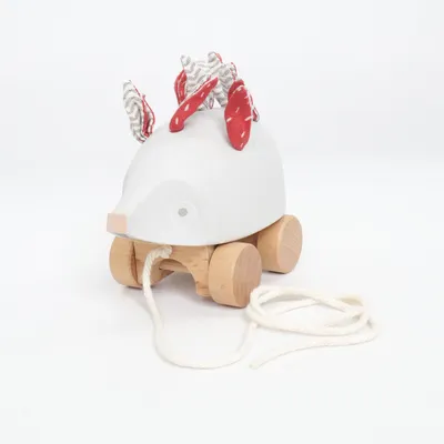 Jouet à tirer (Gris, Rouge, Blanc) de Micki Leksaker