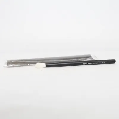 Make-up kwast (Soft Blending Brush) van Reviderm