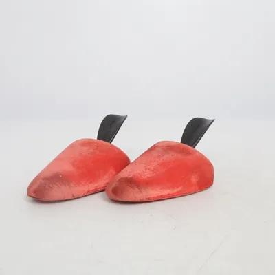 Embauchoirs (Rouge, Noir) de Dasco