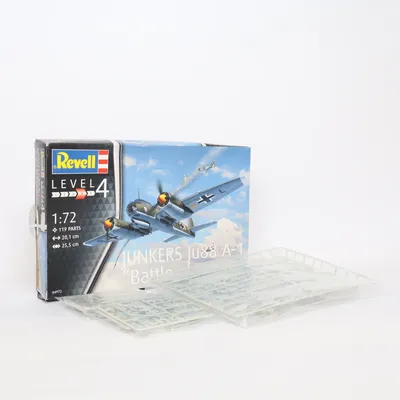 Modellflygplan (JUNKERS JU88 A-1) från Revell