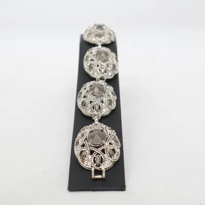 Armband (Silverfärgad) från Monet Okänd metall