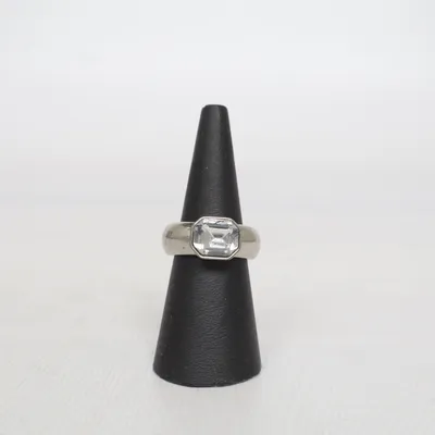 Ring (Silverfärgad) Okänd metall