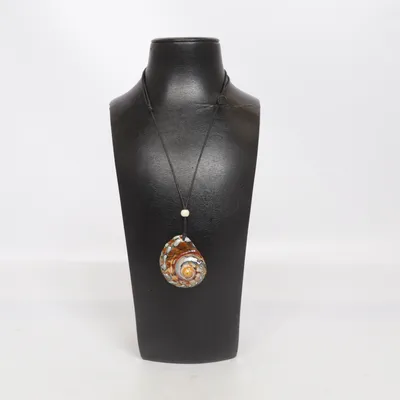 Collier (Marron, Noir, Argent) Coquillage, Métal inconnu