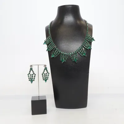 Smyckesset (Grön) Okänd metall