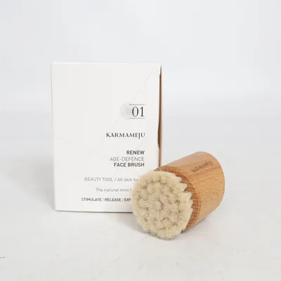 Brosse sèche pour le corps (Renew Age-Defence Face Brush) de Karmameju