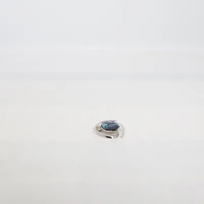 Brosch (Blå, Silverfärgad, Grön) Okänd metall