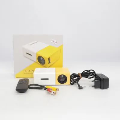 Projector (YG300)