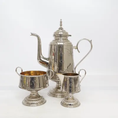 Kaffekanna (Antik kaffeservis i nysilver)