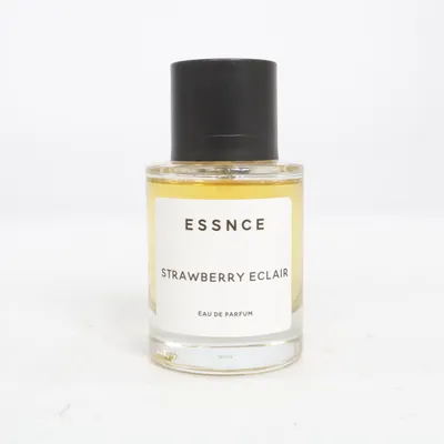 Eau de Parfum (Strawberry Eclair) från Essnce