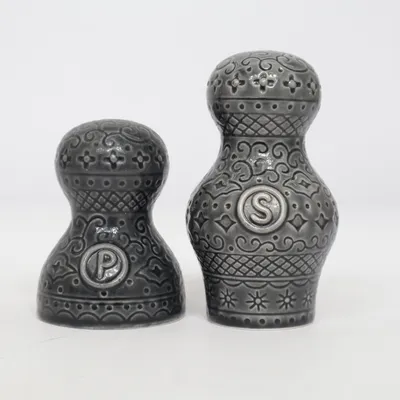 Salt & pepper shakers (Gray)