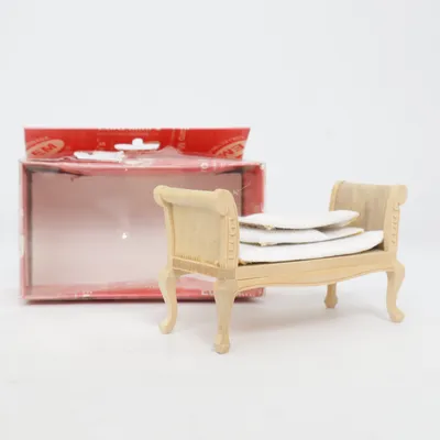 Dollhouse furniture (Beige, White) from Em