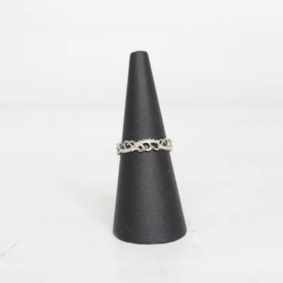 Ring (Silverfärgad) Okänd metall