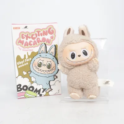 Leksaksfigur (Original with QR code from Popmart) från Pop Mart